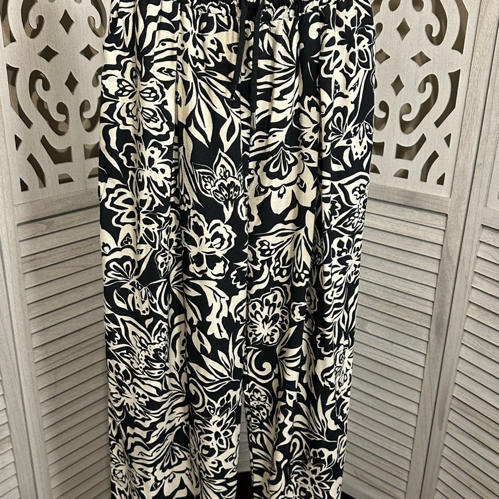 Black and White Floral Wide-Leg Pants